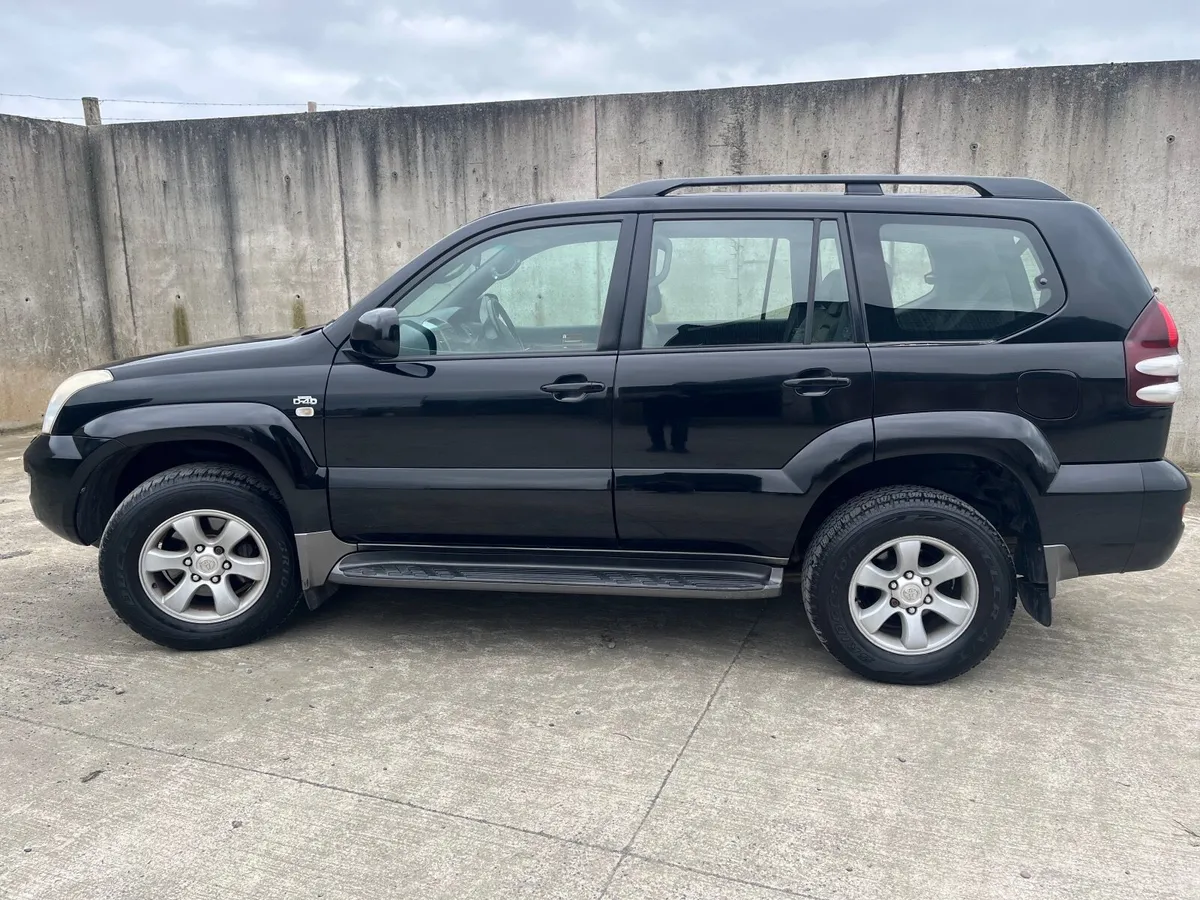 Toyota Land Cruiser 2005 - Image 1