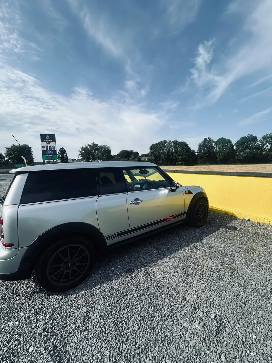 Car - Image 2