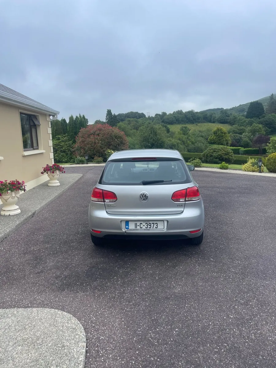 Volkswagen Golf 2011 - Image 2