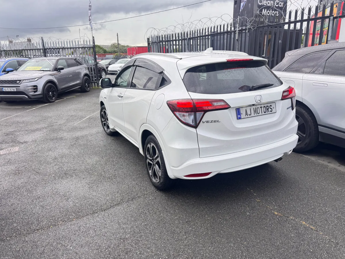 2015 HONDA VEZEL 1.5 HYBRID - Image 4