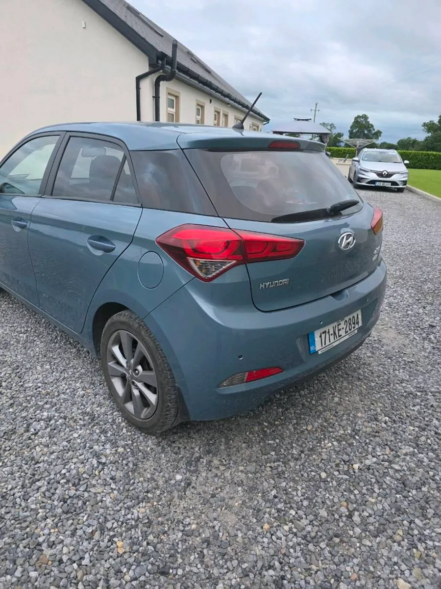 Car - Image 4