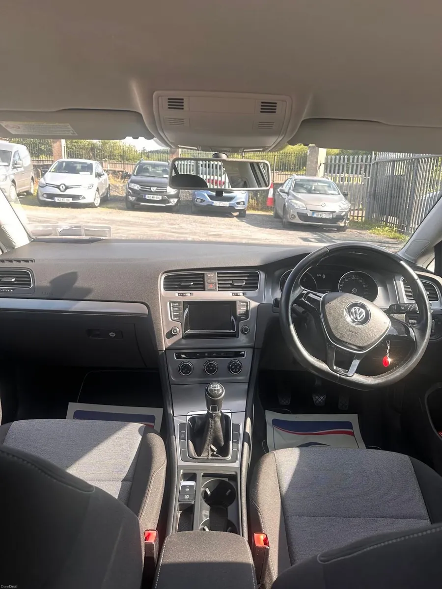 VW GOLF - Image 4