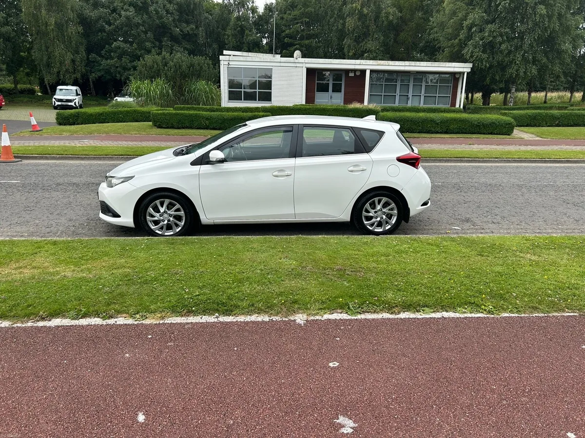 TOYOTA AURIS 1.6 D4D NCT 3/27 TAX 6/26 - Image 2