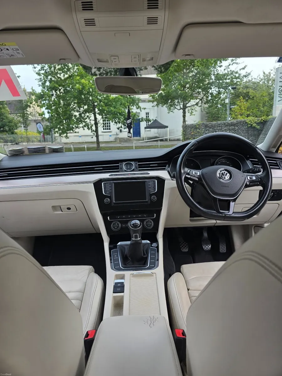 Volkswagen Passat Highline 2016 - Image 2
