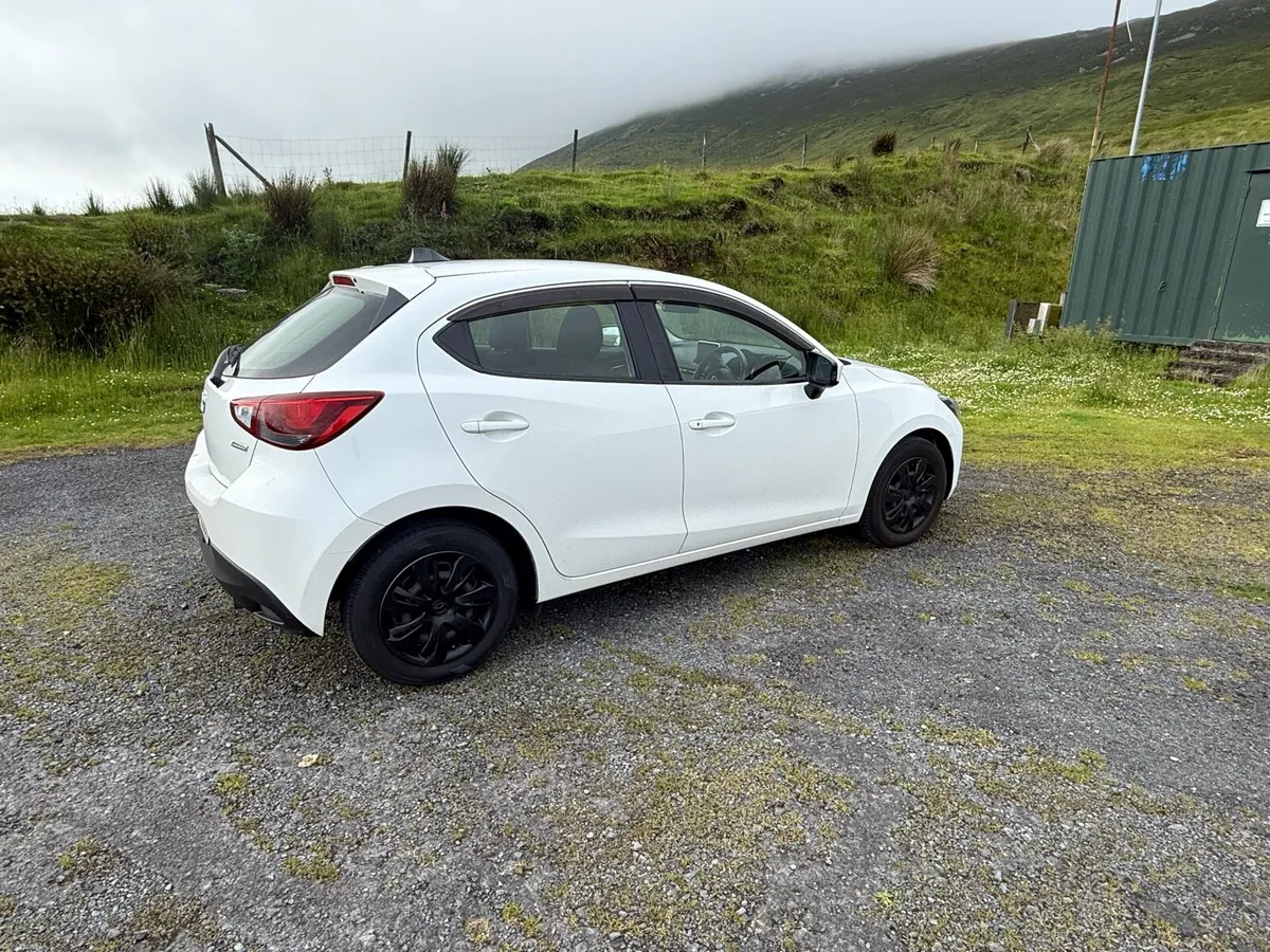 Mazda Demio 2015 - Image 2