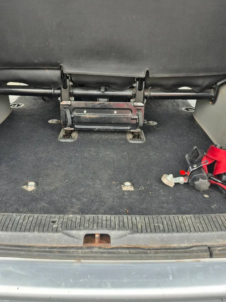 2014" volkswagen transporter shuttle 9 seater dsg - Image 4