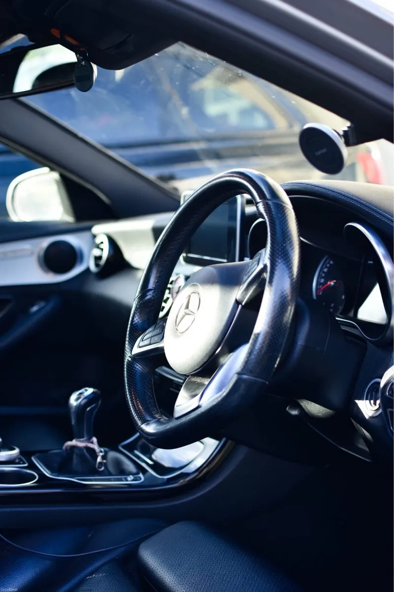 AMG MERCEDES C CLASS LIKE NEW - Image 4