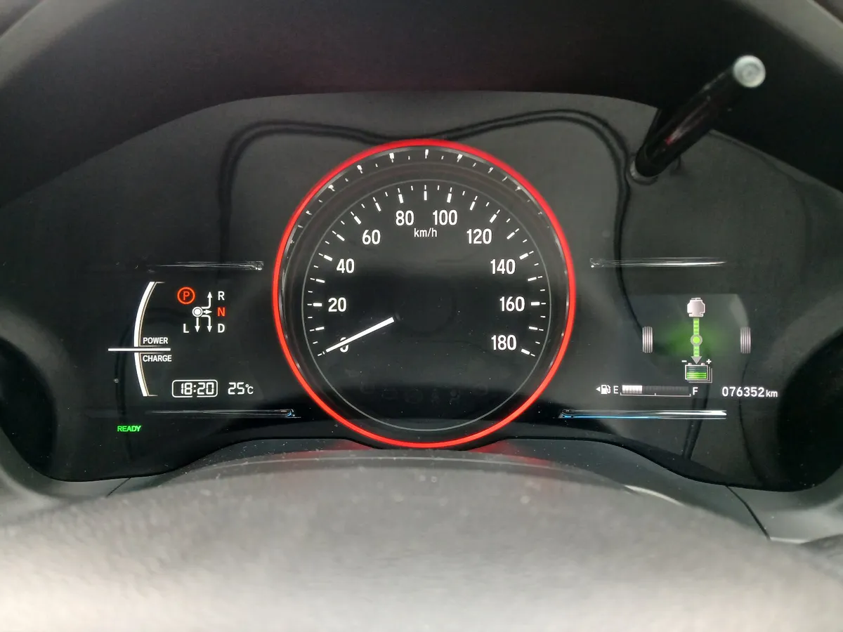 Honda Vezel 2018 new nct Low mileage 74klm - Image 3