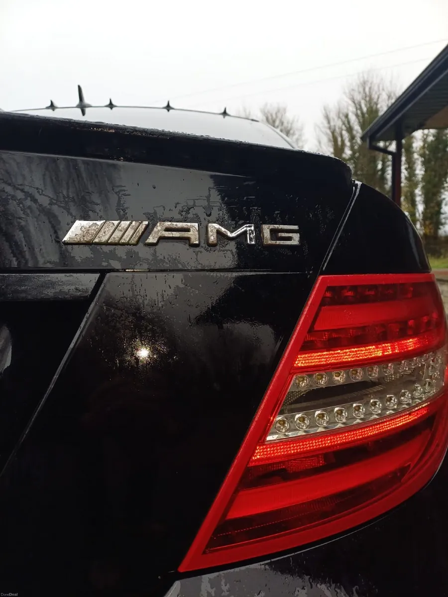 Mercedes-Benz C-Class 2011 - Image 1