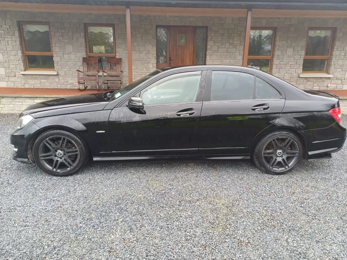 Mercedes-Benz C-Class 2011 - Image 3