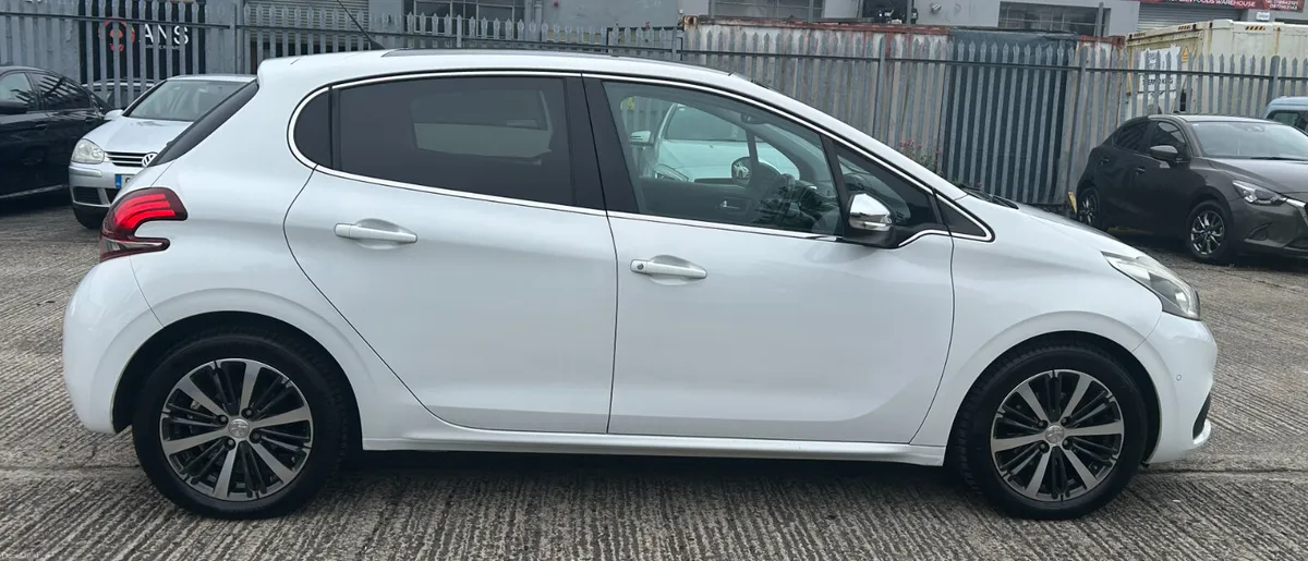 2020 PEUGEOT 208 ALLURE PANROOF - Image 4