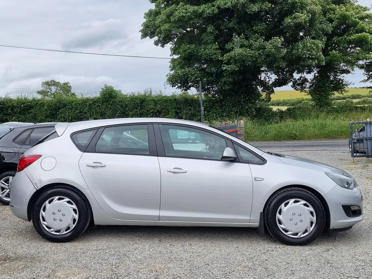 €2222 Vauxhall Astra 2013 diesel nct&tax ⛽️ €2222 - Image 4