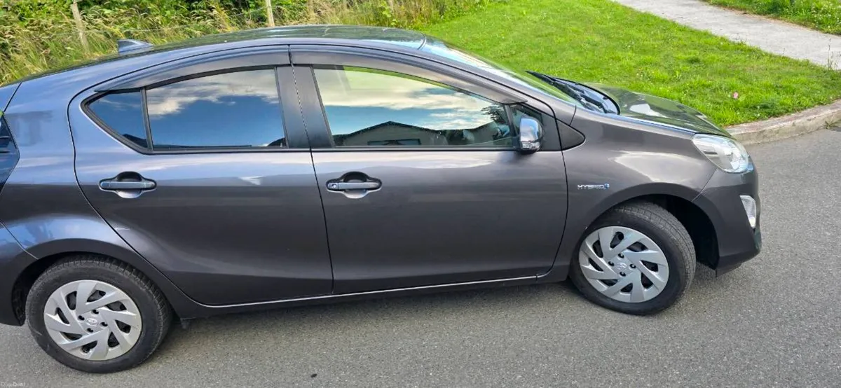 Toyota aqua 162d 1.5 hybrid engine with low milage - Image 4