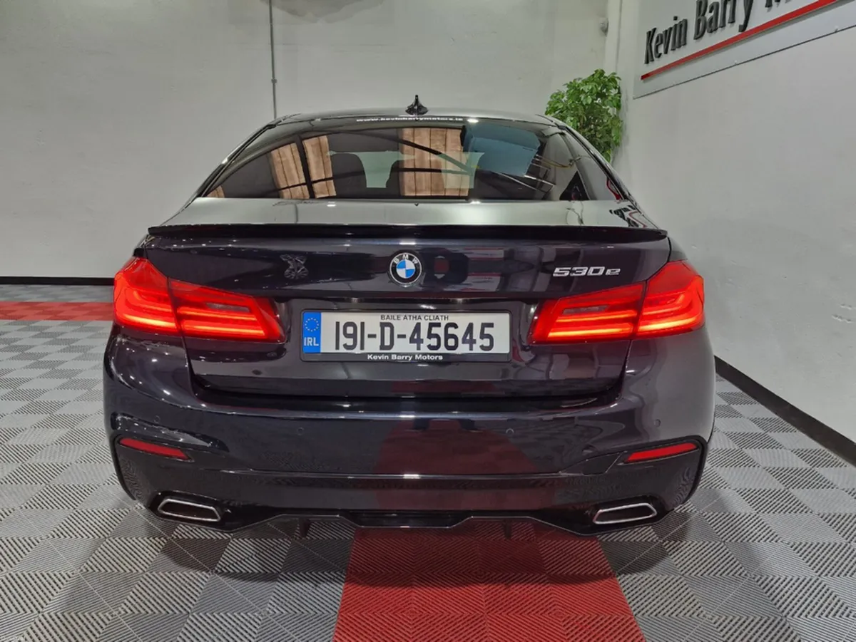BMW 5-Series 530E M SPORT (M PERFORMANCE KIT) AUTO - Image 4