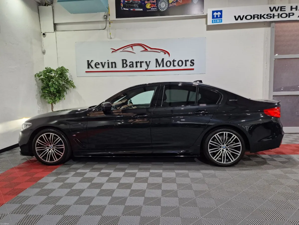 BMW 5-Series 530E M SPORT (M PERFORMANCE KIT) AUTO - Image 6