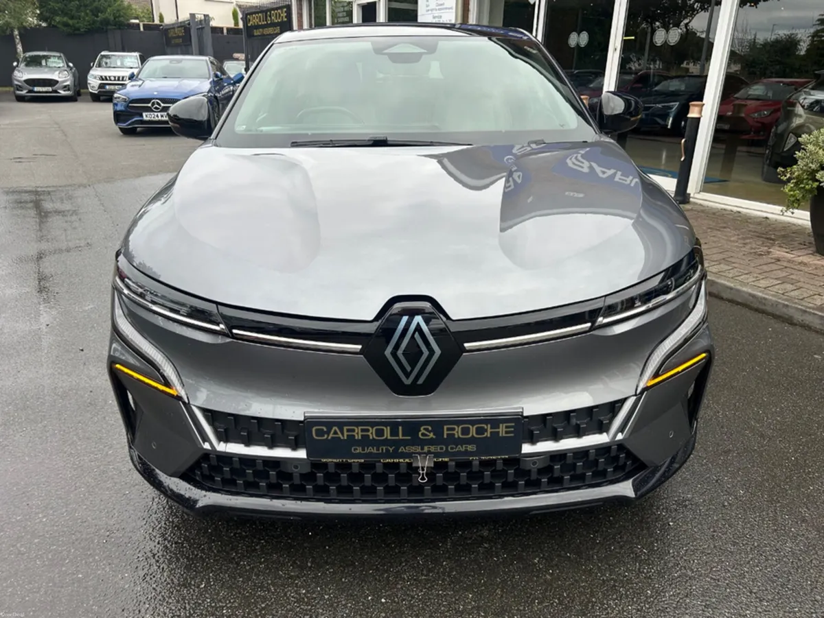 Renault Megane TECHNO PLUS EV60KWH 220 Stunning EV - Image 5