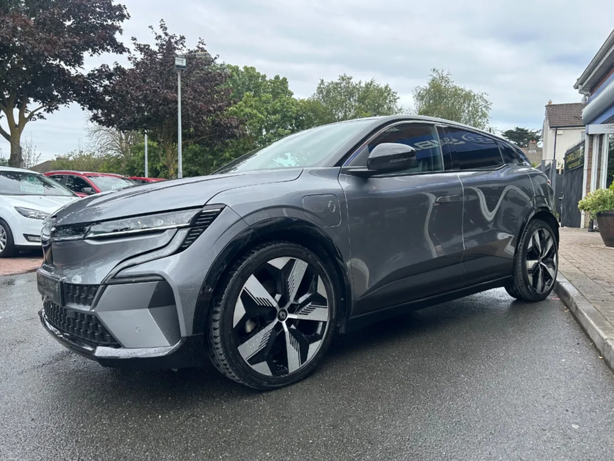 Renault Megane TECHNO PLUS EV60KWH 220 Stunning EV - Image 6