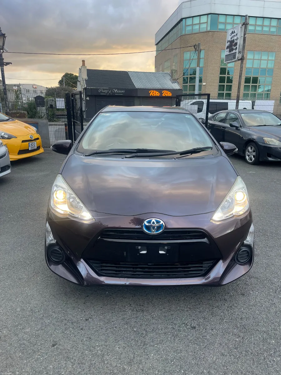 2015 Toyota aqua automatic hybrid 87000km - Image 3