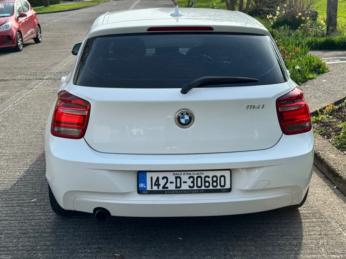 142 BMW 1-SERIES  AUTOMATIC SAT NAV LIKE NEW - Image 4
