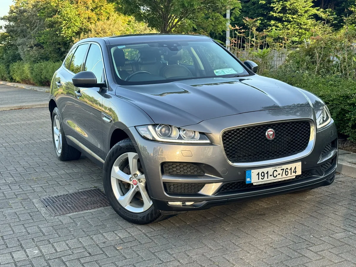 191 Jaguar F-Pace 2.0 AUTO PRESTIGE SAT NAV - Image 3