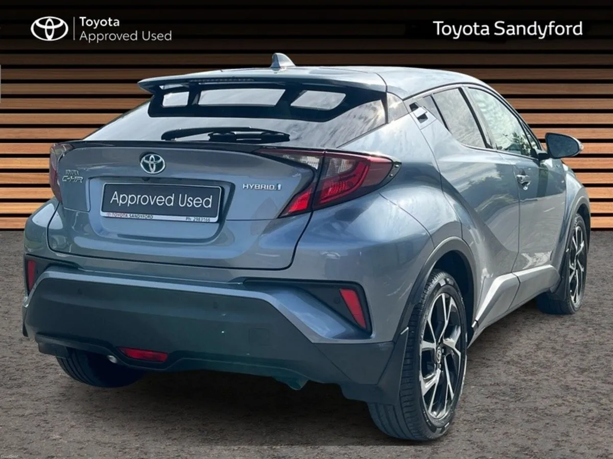 Toyota C-HR HYBRID SPORT // LEATHER HEATED SEATS / - Image 2