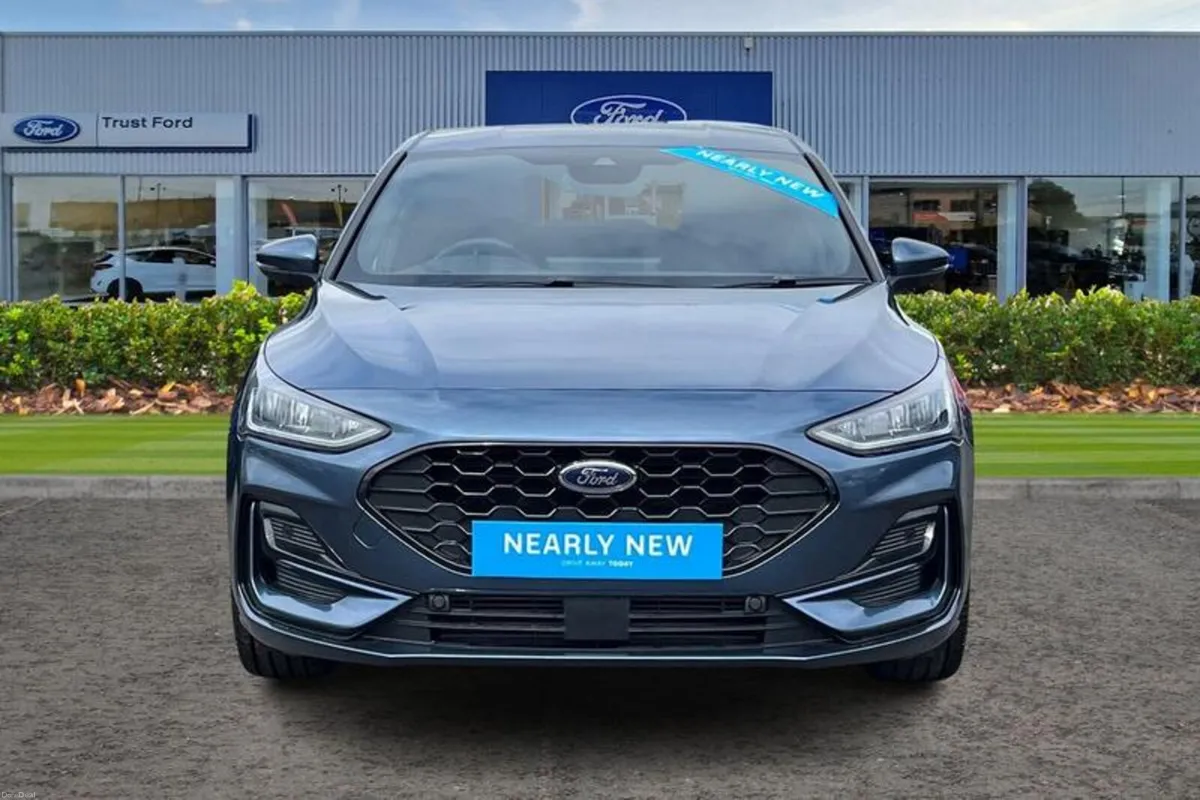 Ford Focus 1.0 EcoBoost Hybrid mHEV 155 ST-Line X - Image 6