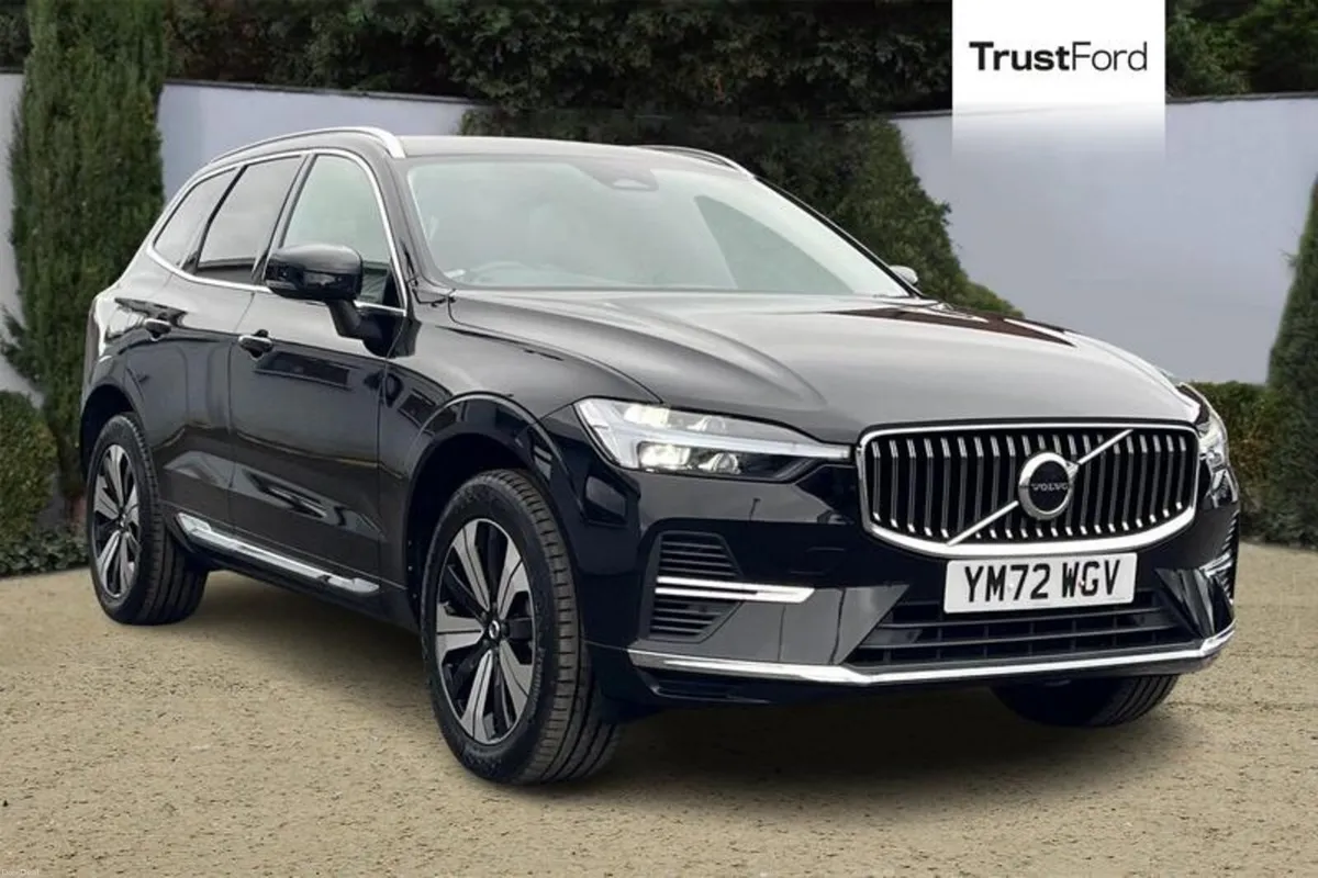 Volvo XC60 2.0h T6 Recharge 18.8kWh Core SUV 5dr P - Image 1