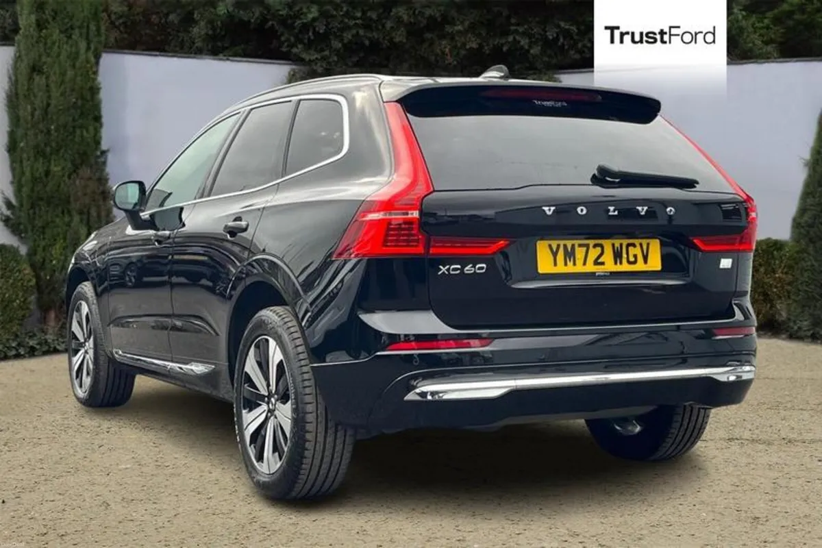 Volvo XC60 2.0h T6 Recharge 18.8kWh Core SUV 5dr P - Image 2
