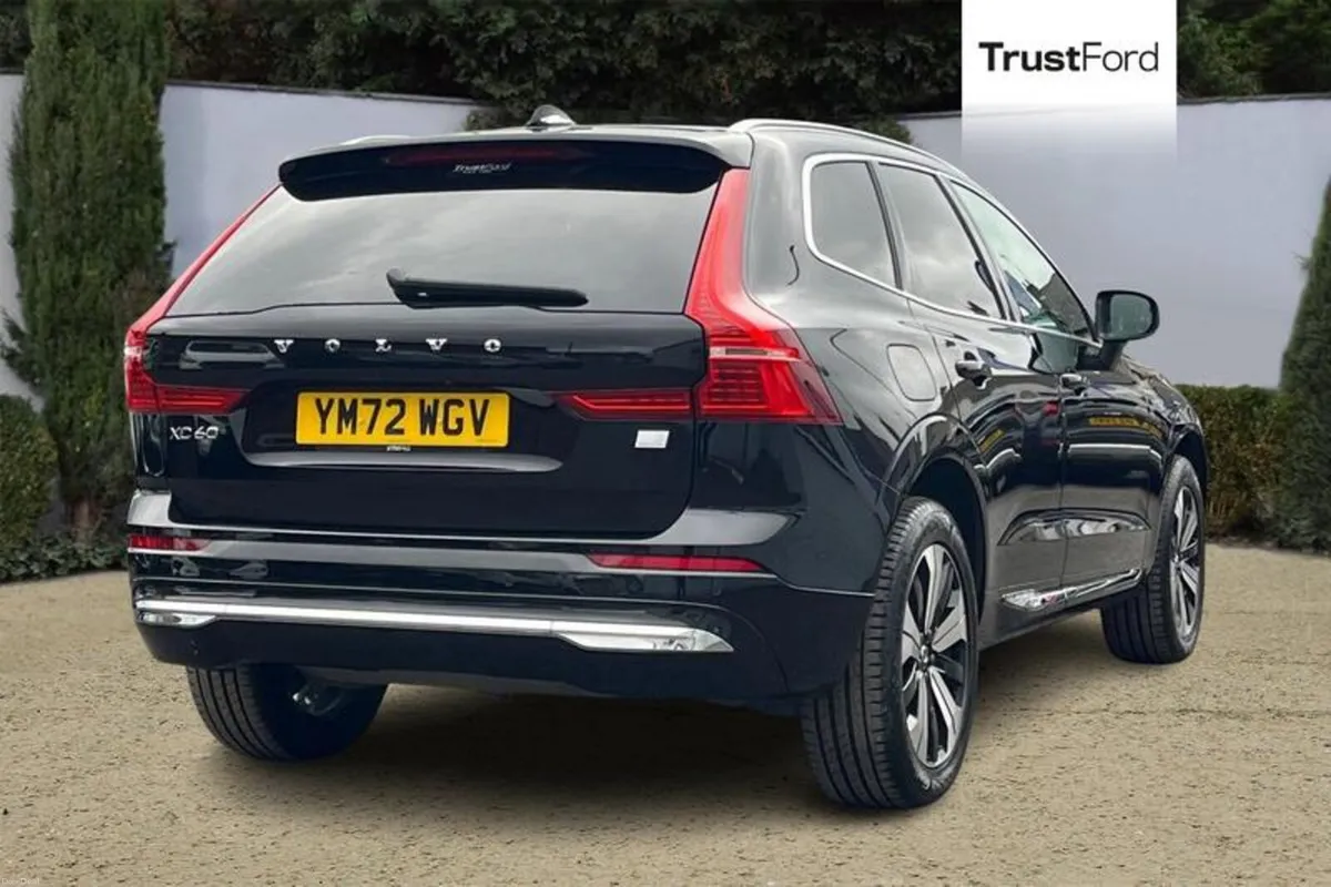 Volvo XC60 2.0h T6 Recharge 18.8kWh Core SUV 5dr P - Image 4