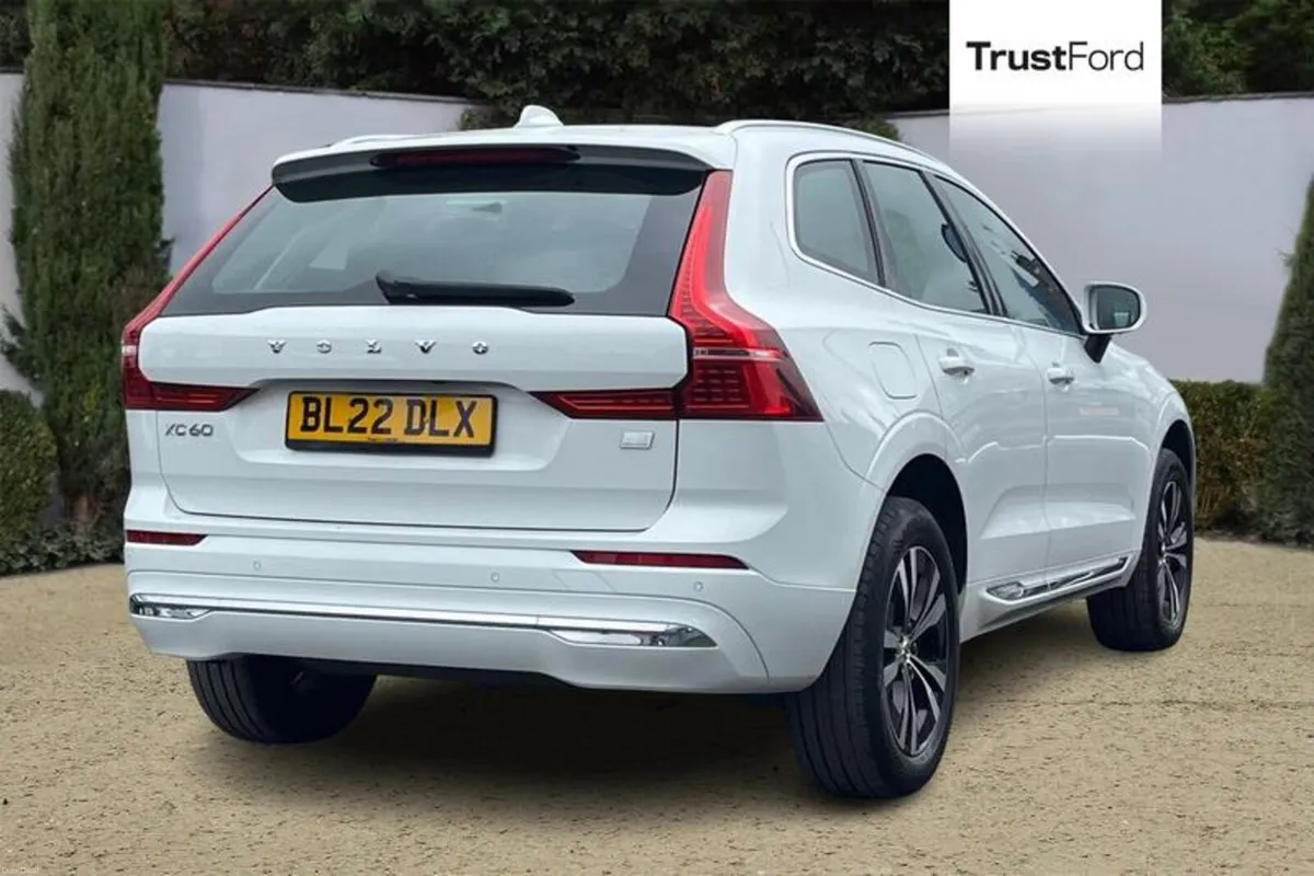 Volvo XC60 2.0h T6 Recharge 18.8kWh Core SUV 5dr P - Image 4