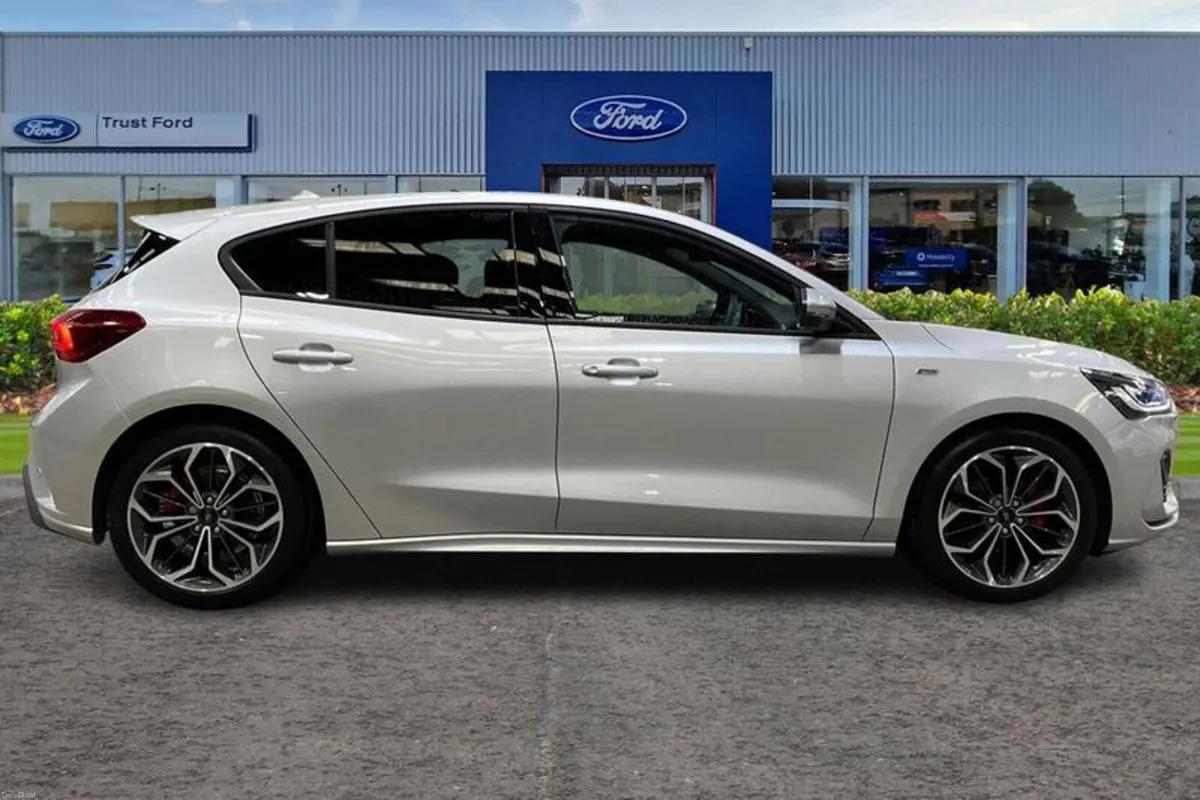 Ford Focus ST-Line X - Image 3