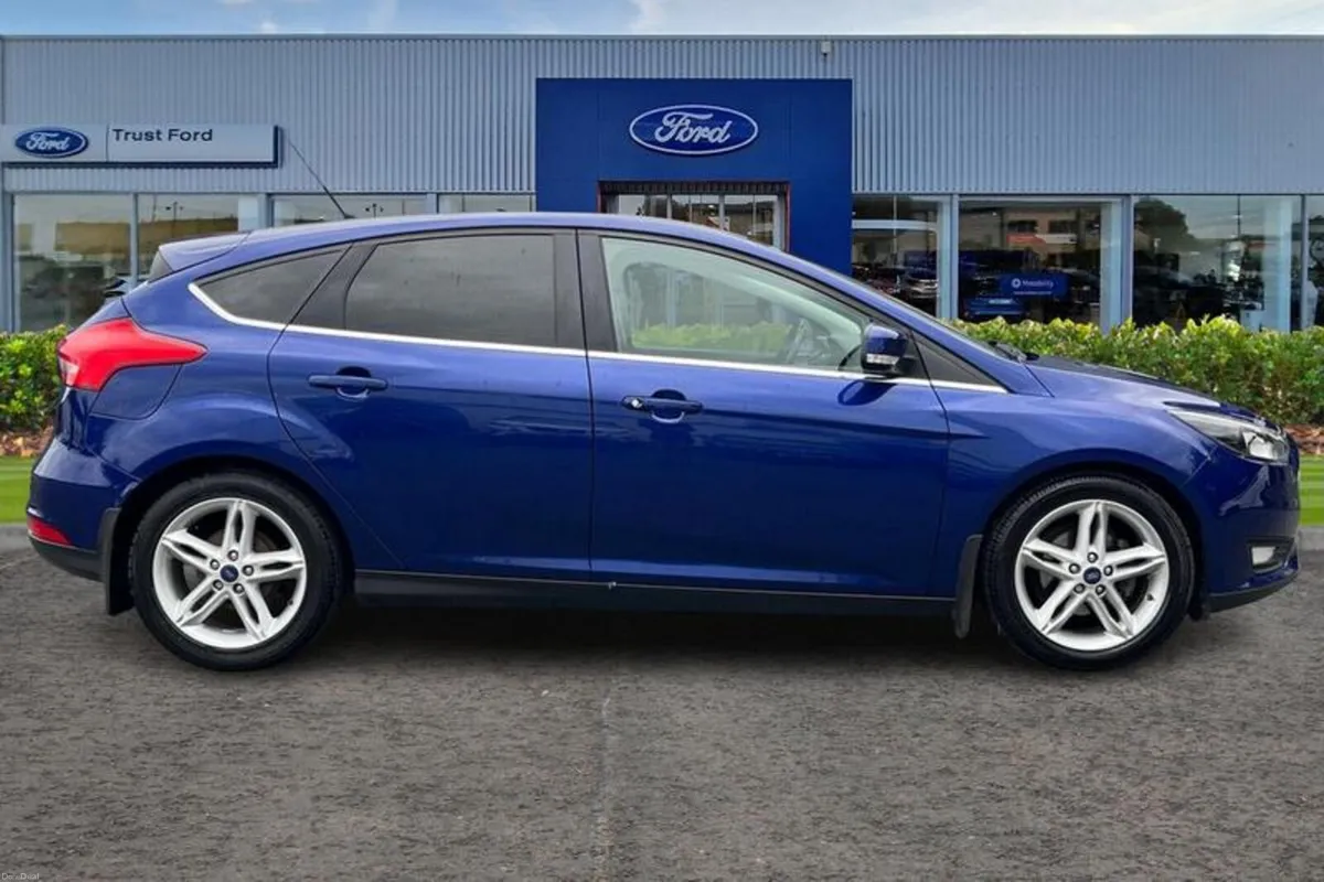 Ford Focus Zetec - Image 3