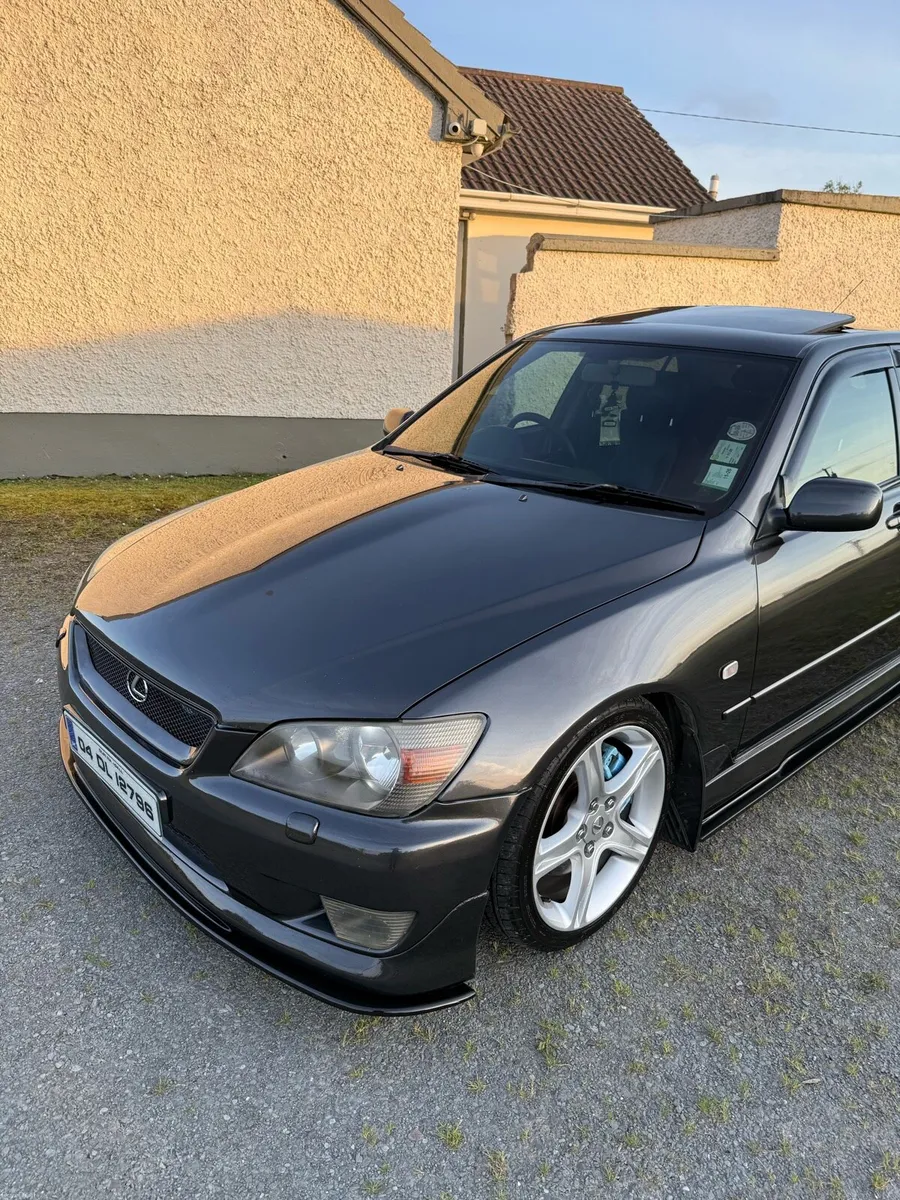 Lexus is200 - Image 3