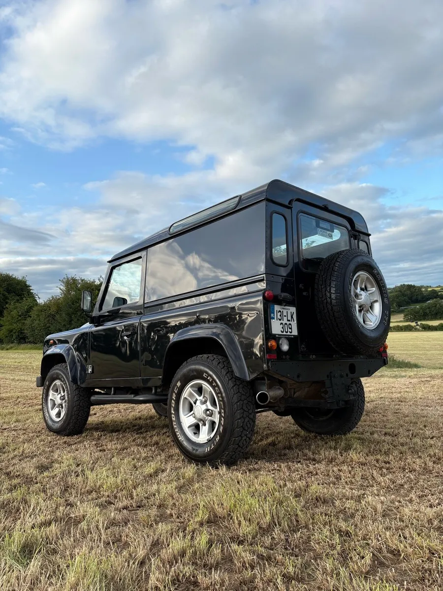 2013 Land Rover Defender 90 - Image 2