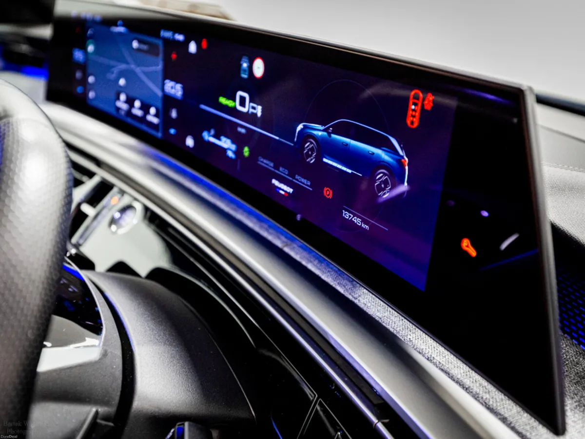 Peugeot 5008 E-GT 73kWh 210PS - 7 Seats - Image 5