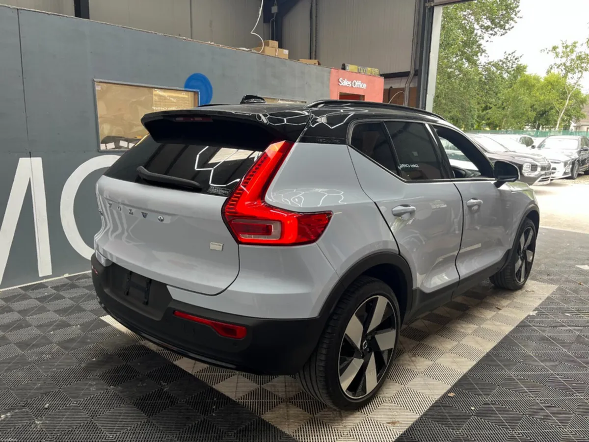 Volvo XC40 2023 VOLVO XC40 SINGLE MOTOR AUTOMATIC - Image 2