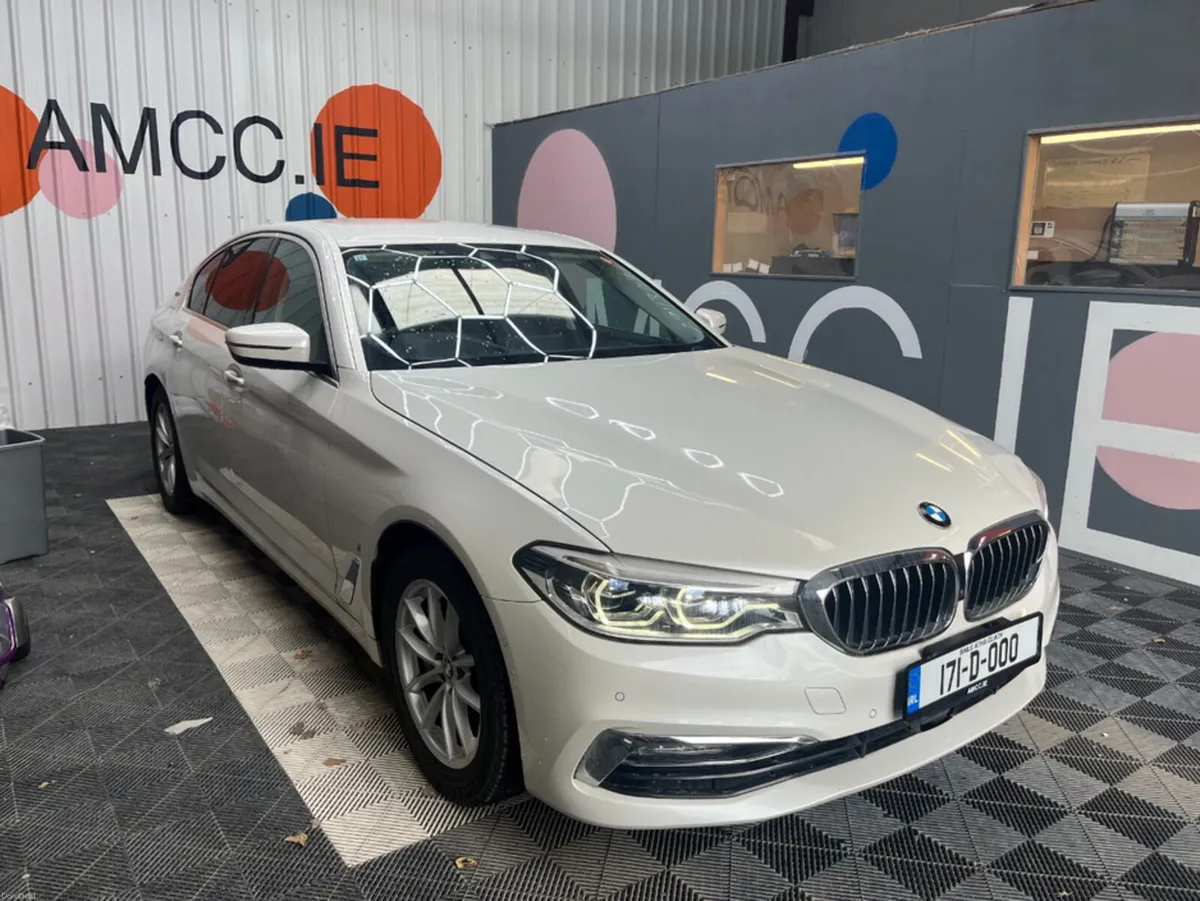 BMW 5-Series 2017 BMW 530E LUXURY 2.0 AUTOMATIC / - Image 1