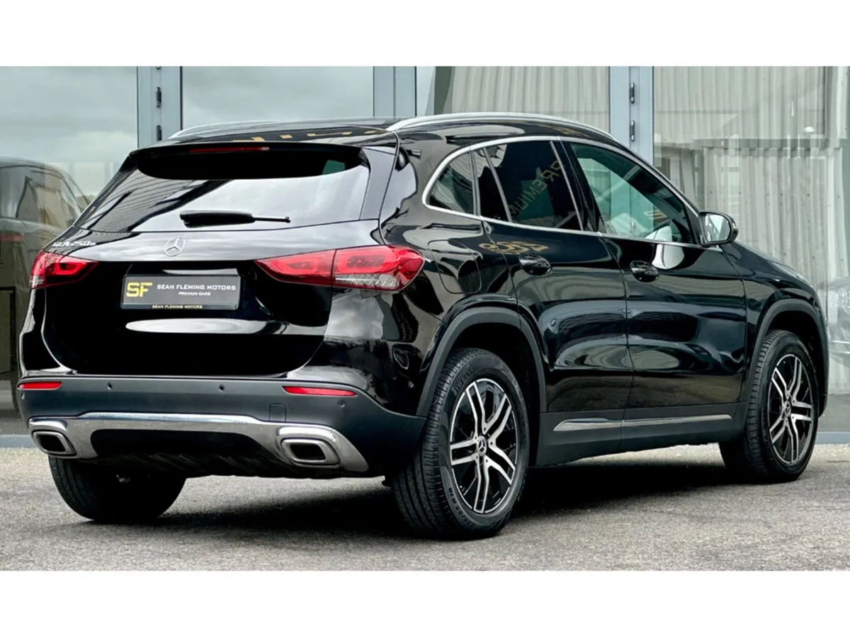 Mercedes-Benz GLA 250 E 5DR AUTO - Image 3