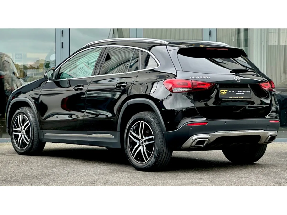 Mercedes-Benz GLA 250 E 5DR AUTO - Image 4