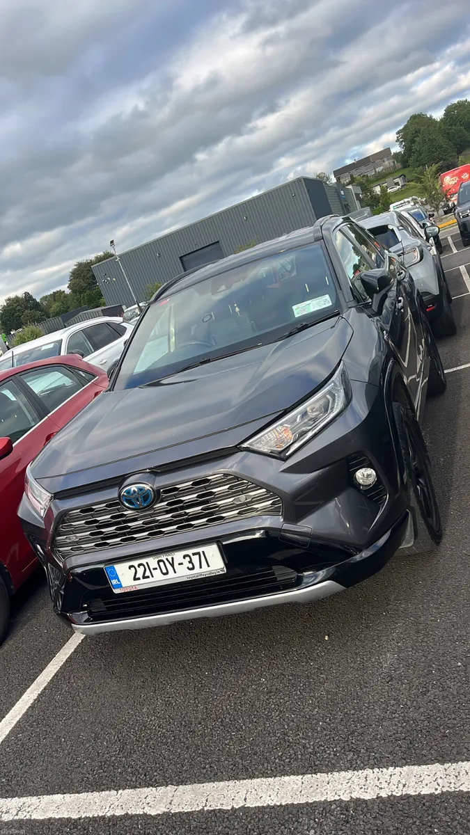 Toyota RAV4 2022**Black edition** - Image 2