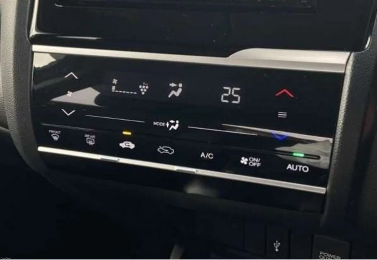 Honda Fit 2017 - Image 3