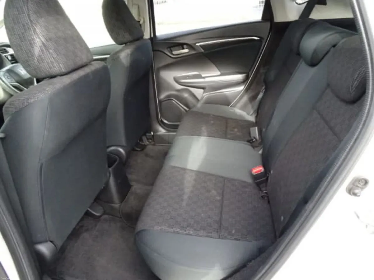 Honda Fit 2015 - Image 6
