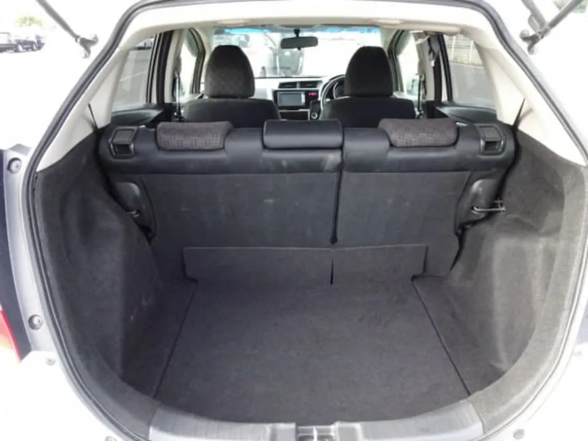 Honda Fit 2015 - Image 2