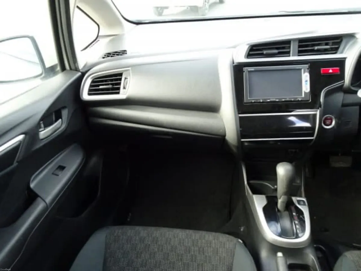 Honda Fit 2015 - Image 4