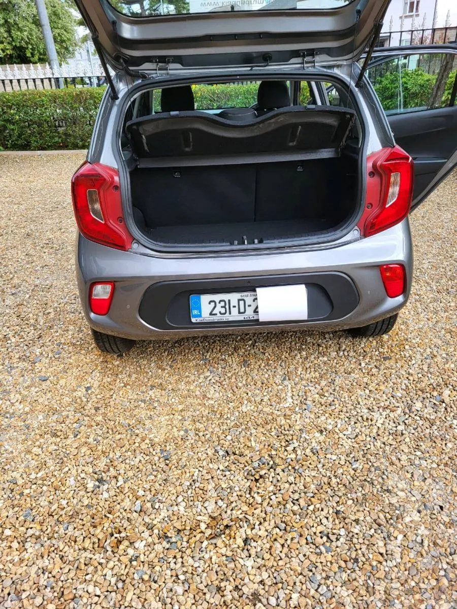 Car - Image 3