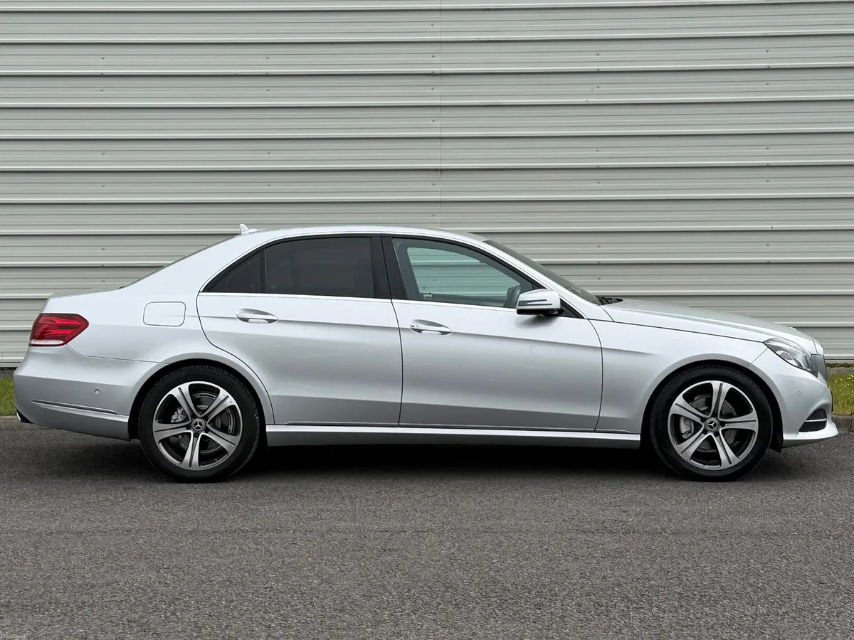 Mercedes-Benz E220d Elegance *NewNCT - Image 6