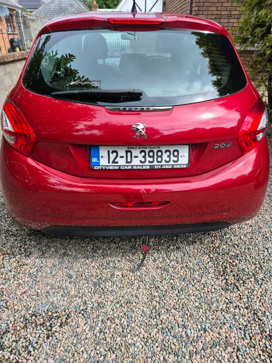 Peogeot 208 1.2 - Image 4
