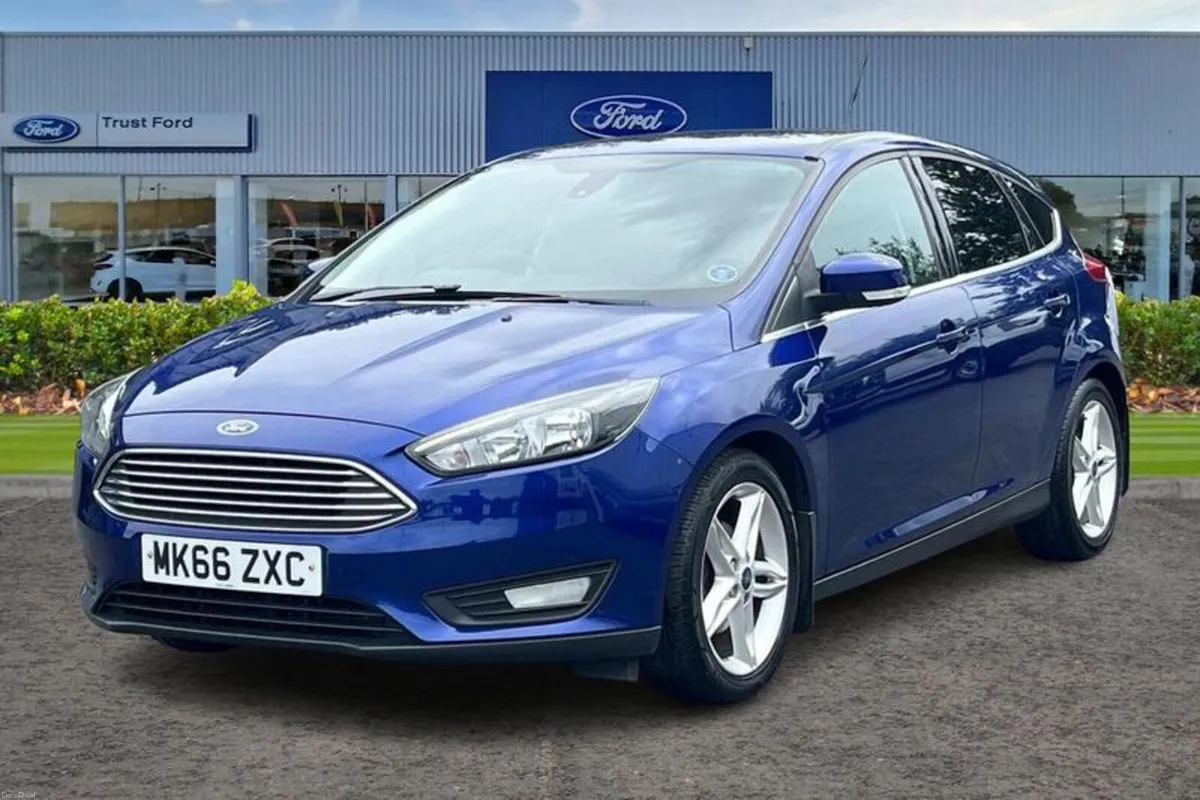Ford Focus 1.5 TDCi 120 Zetec 5dr - REAR PARKING S - Image 5