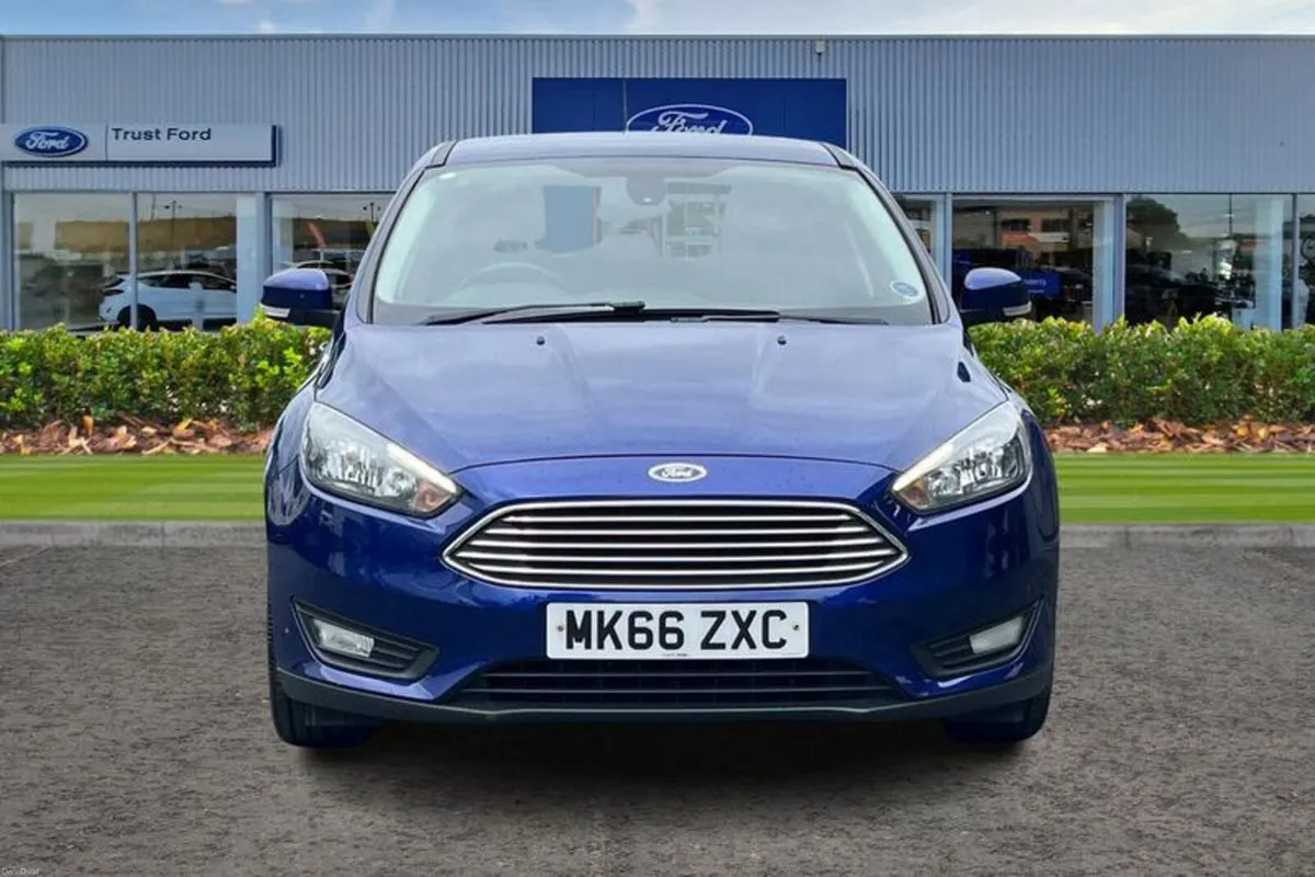 Ford Focus 1.5 TDCi 120 Zetec 5dr - REAR PARKING S - Image 6
