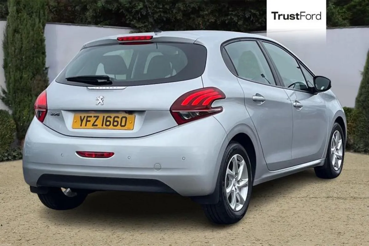 Peugeot 208 Active - Image 4